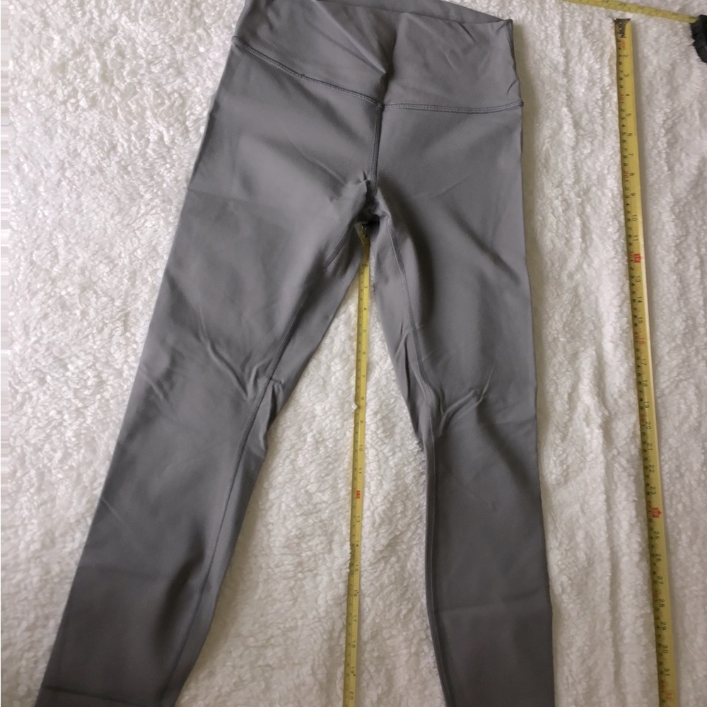 Lululemon grey cropped wunder under size 8
